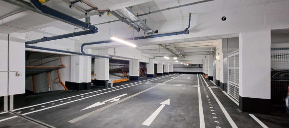 Parking à Munich, Germany No. 324297 3