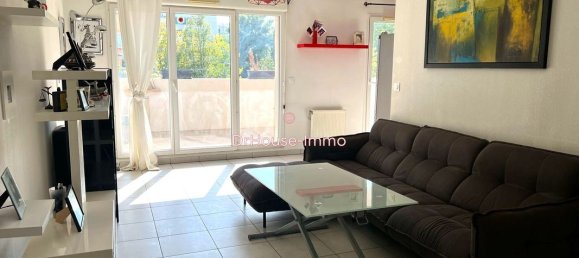 Apartamento de 2 dormitorios en Vitrolles, France No. 326000 2