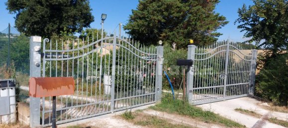 Дом с 3 спальнями в Морро д’Альба, Италия № 120544 12