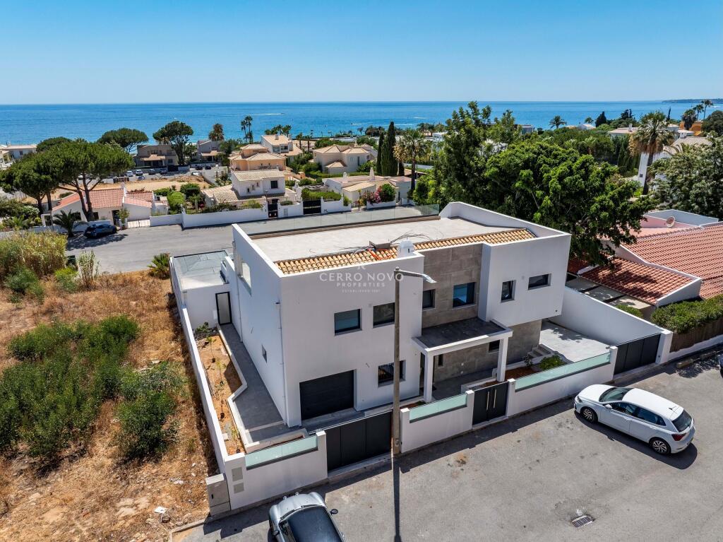 Villa de 5 dormitorios en Guia, Portugal No. 144508