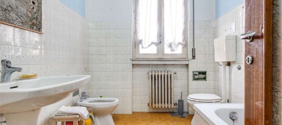 Villa de 8 habitaciónes en Castano Primo, Italy No. 260620 21