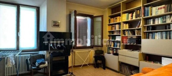 Apartamento de 2 dormitorios en Marmirolo, Italy No. 316328 2