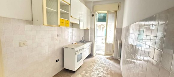 2 rooms Apartment in Rome, Italy No. 37040 8