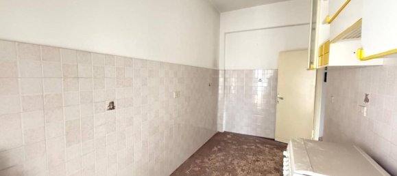 2 rooms Apartment in Rome, Italy No. 37040 9