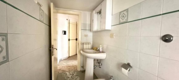 2 rooms Apartment in Rome, Italy No. 37040 19