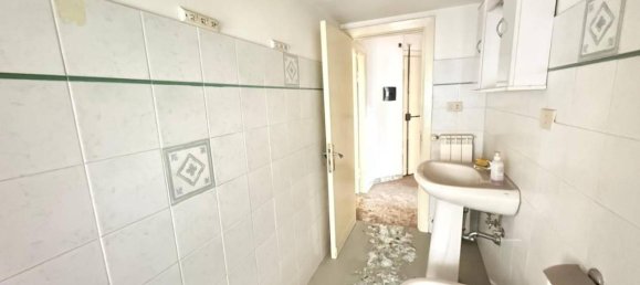 2 rooms Apartment in Rome, Italy No. 37040 18