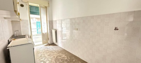 2 rooms Apartment in Rome, Italy No. 37040 7