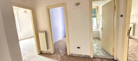 2 rooms Apartment in Rome, Italy No. 37040 5