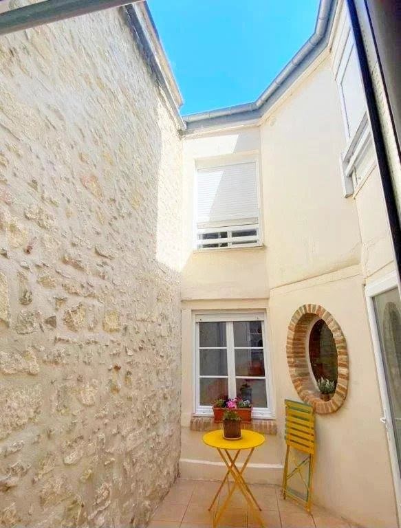 8-Zimmer Gewerbliche Immobilie in Laon, France, Nr. 80210