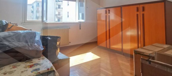 Квартира с 4 комнатами в Виченца, Италия № 18556 3