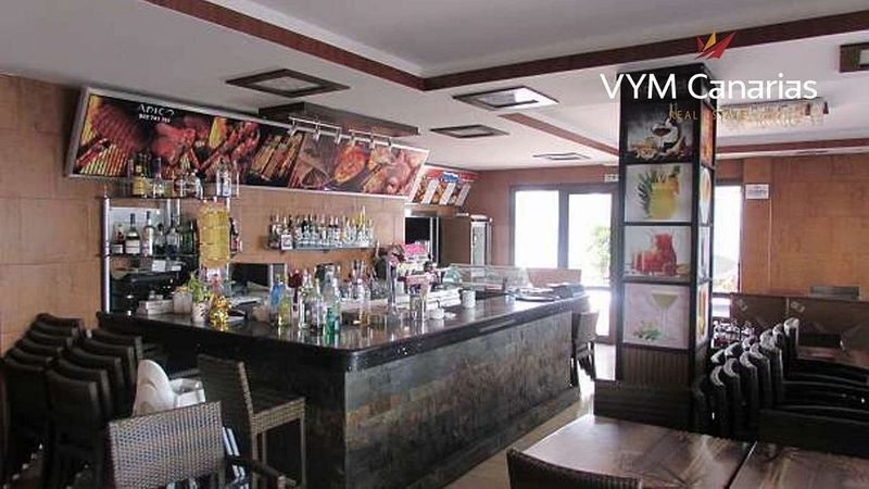  عقار تجاري في Adeje, Spain 160متر مربع رقم 207335