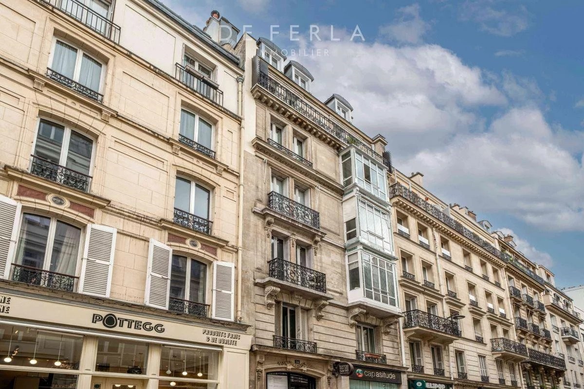 3 bedrooms Apartment in Paris, France No. 298008