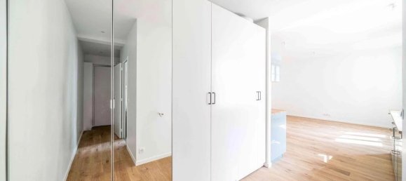 3 bedrooms Apartment in Paris, France No. 298008 4