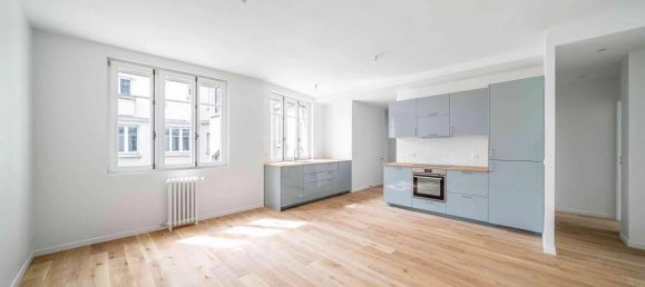 3 bedrooms Apartment in Paris, France No. 298008 2