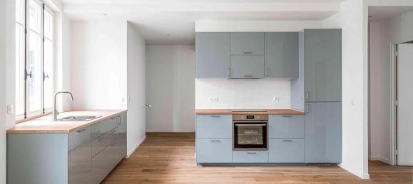 3 bedrooms Apartment in Paris, France No. 298008 3