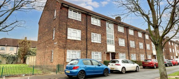 1 bedroom Apartment in Dagenham, United Kingdom No. 4826 2