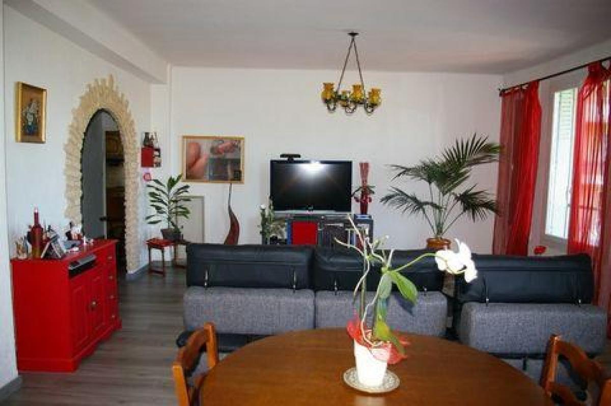 2 bedrooms Condo in Toulon, France No. 11882