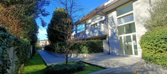 2غرفة شقة في Bovisio Masciago, Italy رقم 197214 63