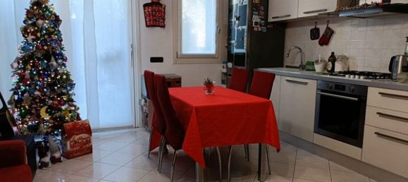 2غرفة شقة في Bovisio Masciago, Italy رقم 197214 33