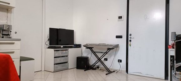 2غرفة شقة في Bovisio Masciago, Italy رقم 197214 52