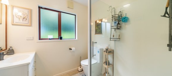 2 Schlafzimmer Haus in Whitby, New Zealand, Nr. 106 17