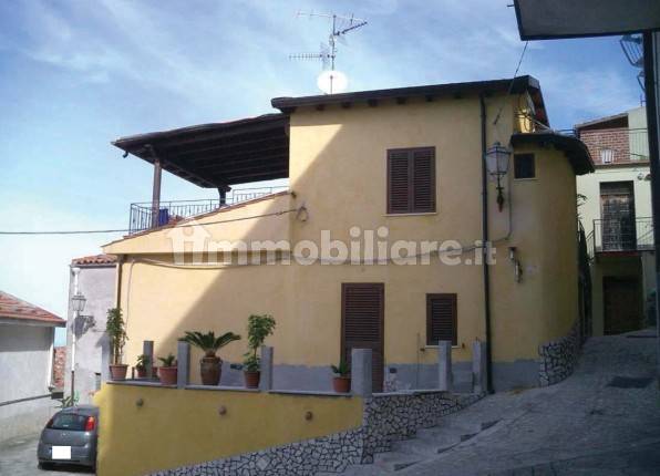 Casa de 2 dormitorios en San Marco d'Alunzio, Italy No. 51831