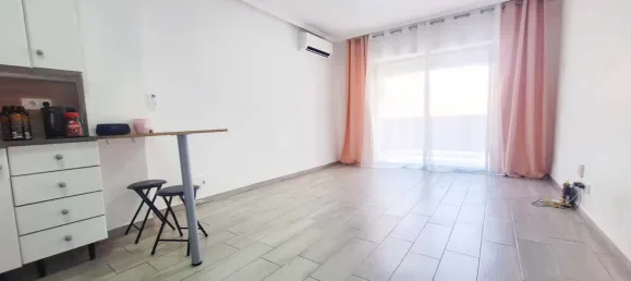 2 bedrooms Penthouse in Torrevieja, Spain No. 137465 2