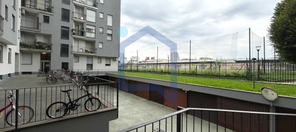 Квартира с 2 комнатами в Милан, Италия № 310619 9