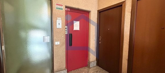 Квартира с 2 комнатами в Милан, Италия № 310619 10