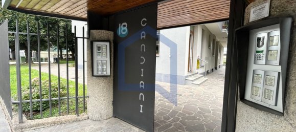 Квартира с 2 комнатами в Милан, Италия № 310619 6