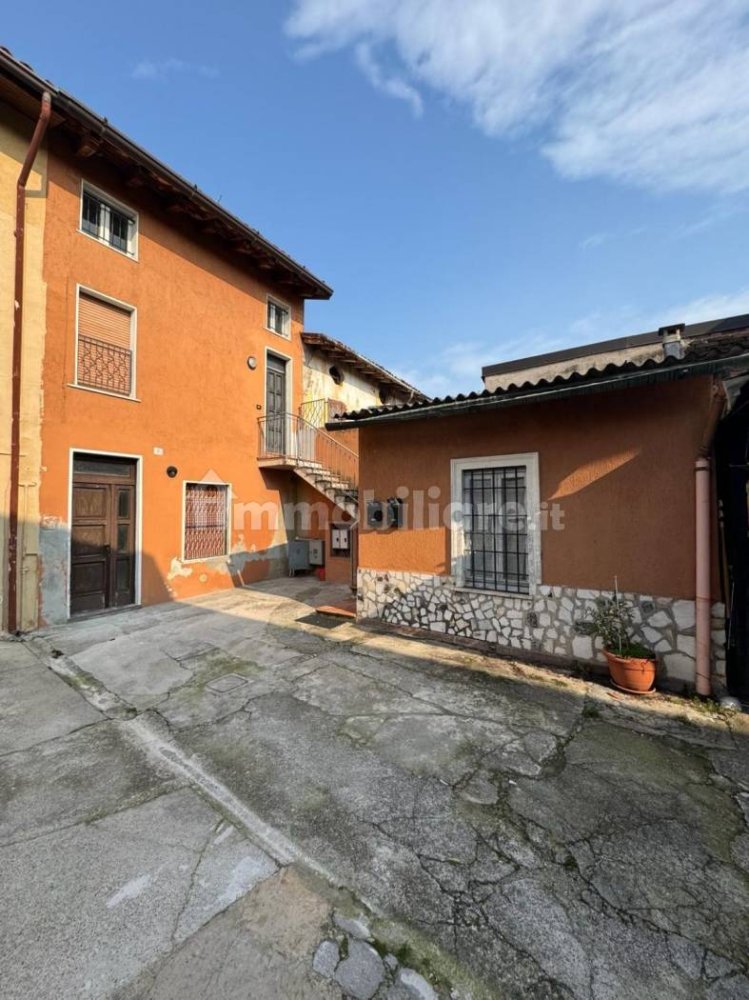 Studio in Leno, Italy No. 162385