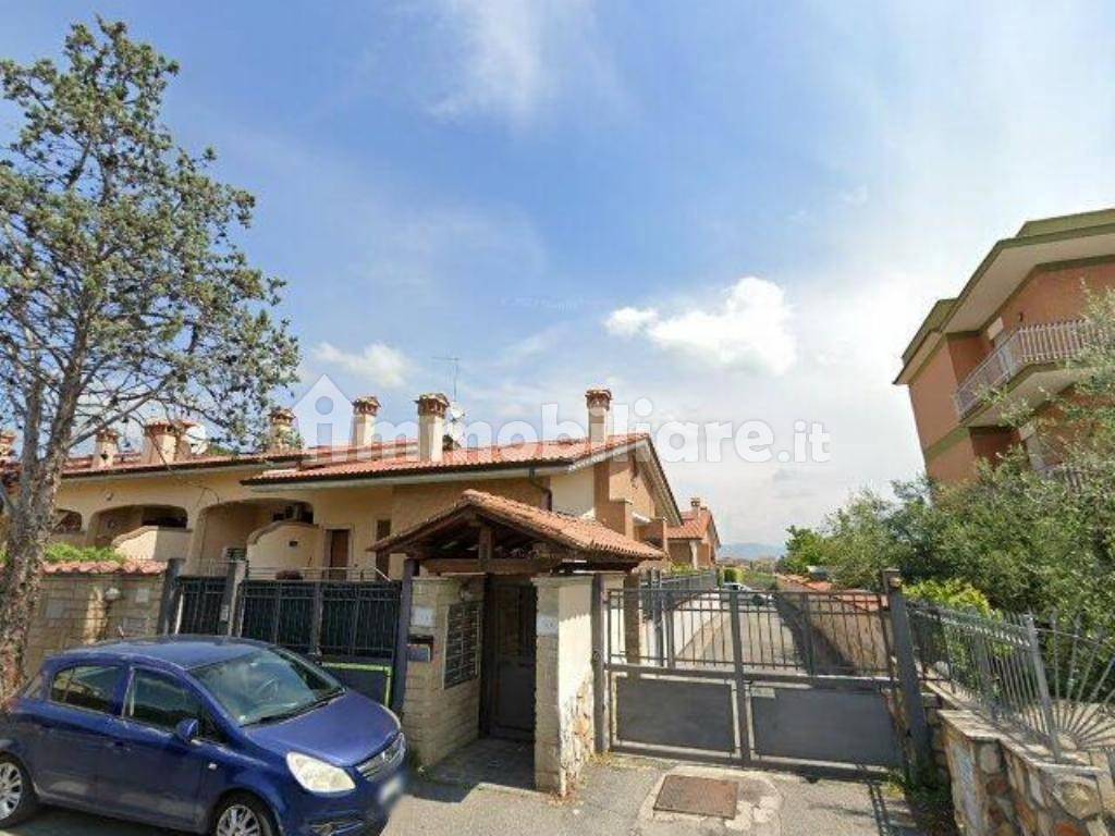 3 bedrooms Villa in Rome, Italy No. 198713