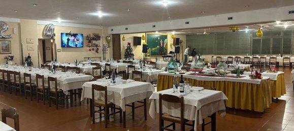 1978m² Commercial property in Rufina, Italy No. 298029 18