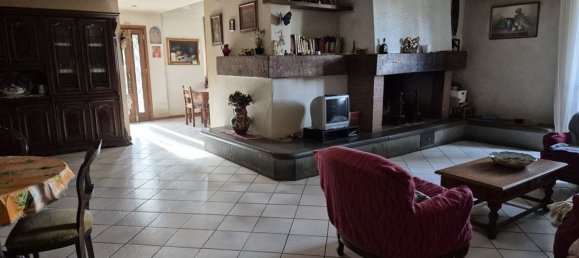 1978m² Commercial property in Rufina, Italy No. 298029 23