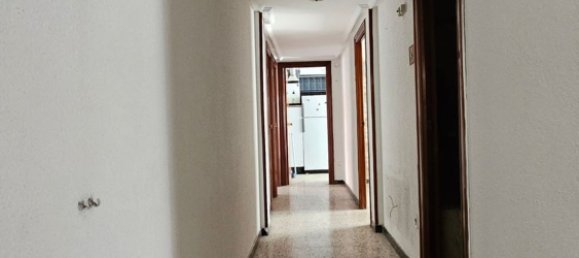 3 bedrooms Apartment in Zaragoza, Spain No. 159195 3