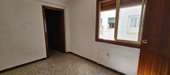 3 bedrooms Apartment in Zaragoza, Spain No. 159195 5