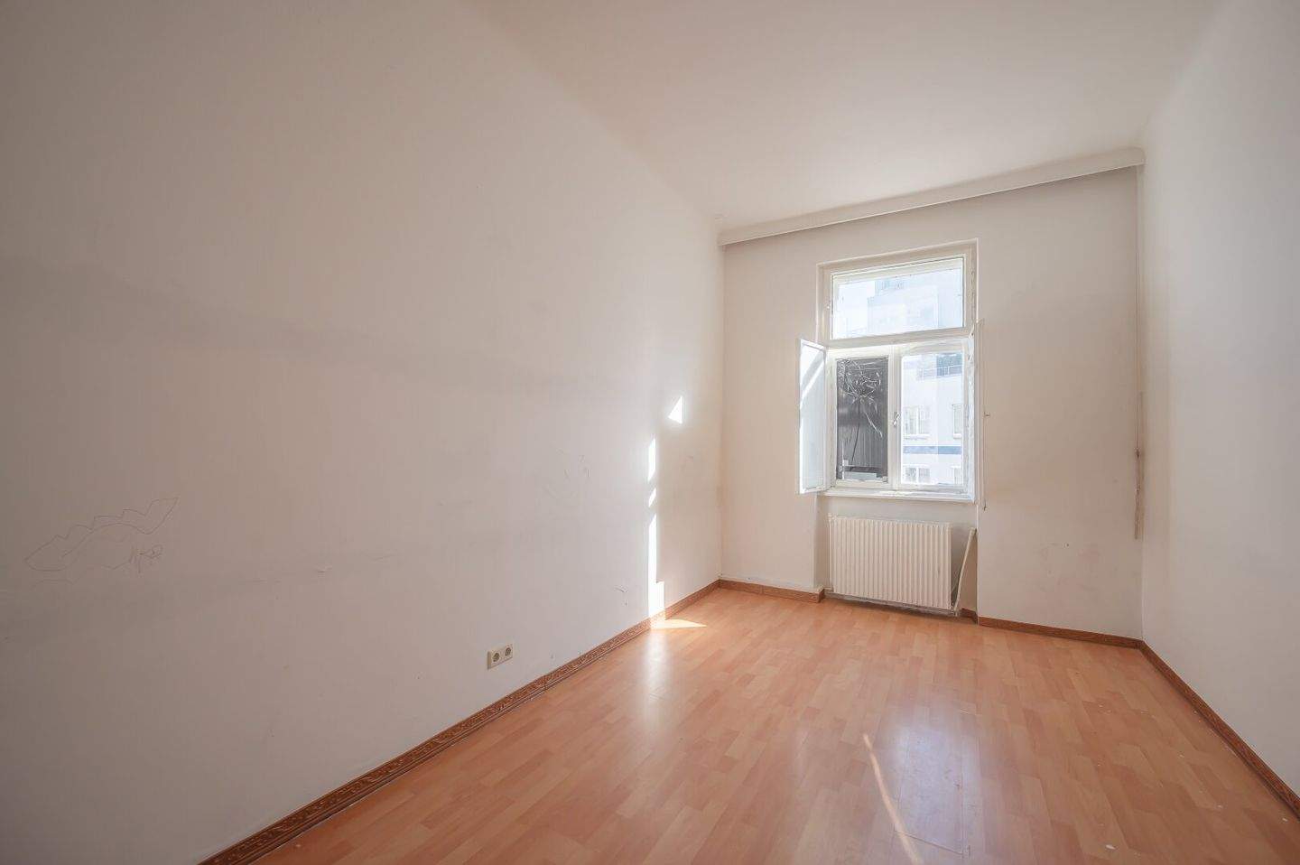 2غرفة شقة في Brigittenau, Austria رقم 136374