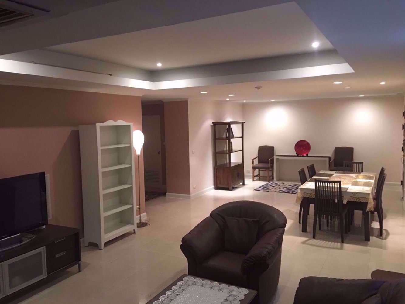 3 bedrooms Condo in Watthana, Thailand No. 10464