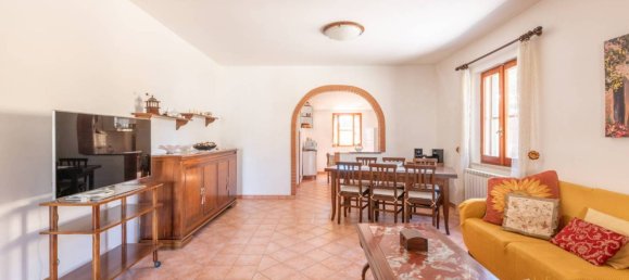 3 bedrooms Villa in Latina, Italy No. 294033 4