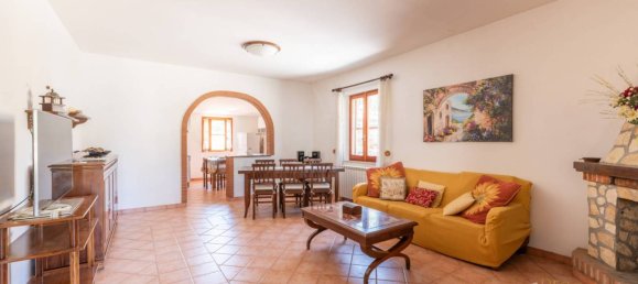 3 bedrooms Villa in Latina, Italy No. 294033 3