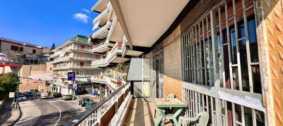 4 rooms Apartment in Naples, Italy No. 170081 11