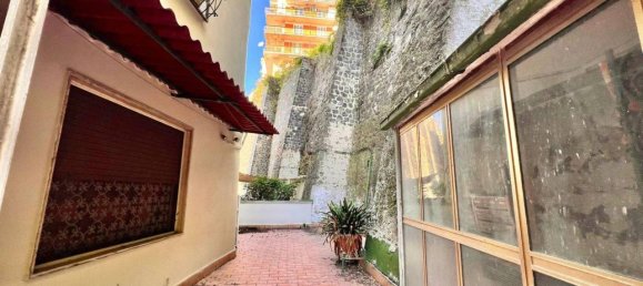 4 rooms Apartment in Naples, Italy No. 170081 14
