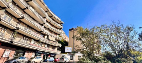 4 rooms Apartment in Naples, Italy No. 170081 12