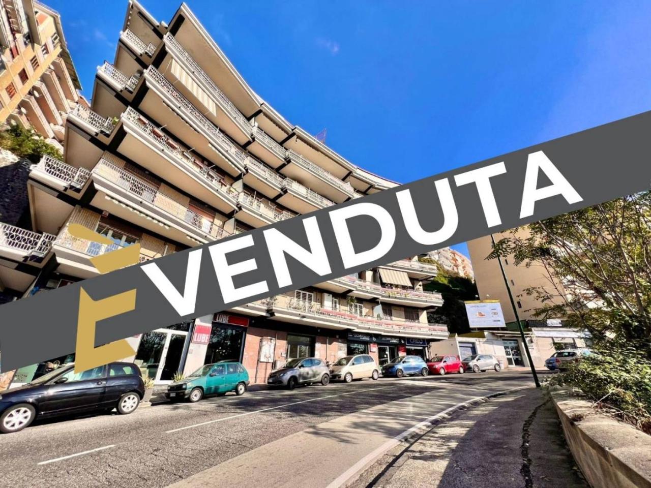 4 rooms Apartment in Naples, Italy No. 170081