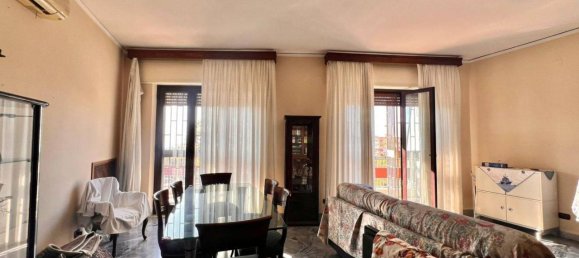 4 rooms Apartment in Naples, Italy No. 170081 3