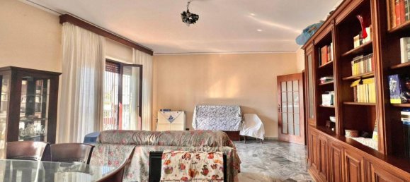 4 rooms Apartment in Naples, Italy No. 170081 9