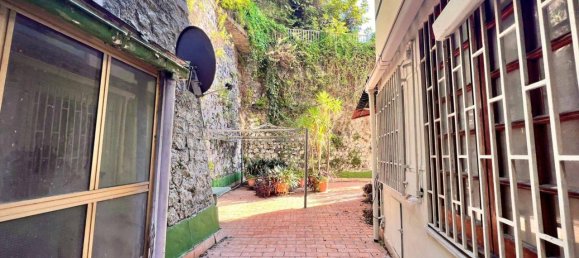 4 rooms Apartment in Naples, Italy No. 170081 6
