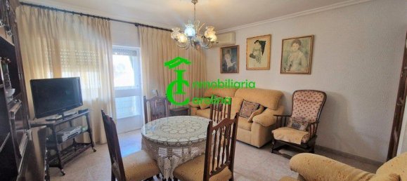 Apartamento de 4 dormitorios en La Carolina, Spain No. 161930 3