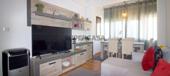 3 bedrooms Apartment in Amadora, Portugal No. 251518 2
