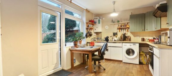 2 bedrooms House in London, United Kingdom No. 12422 5